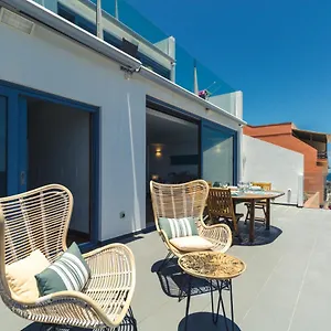 Views Avenue Apartment